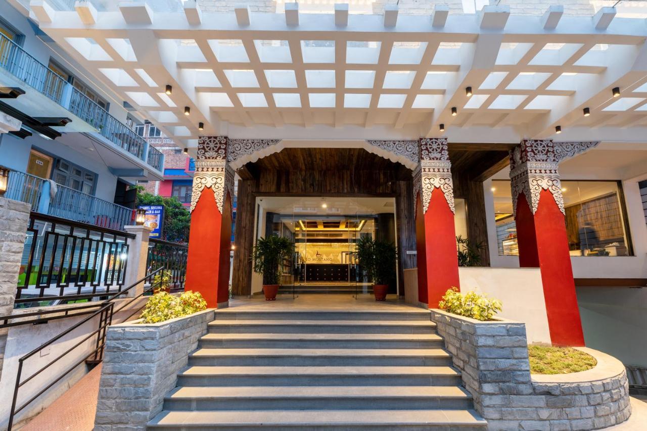 Hotel Lo Mustang Catmandu Exterior foto