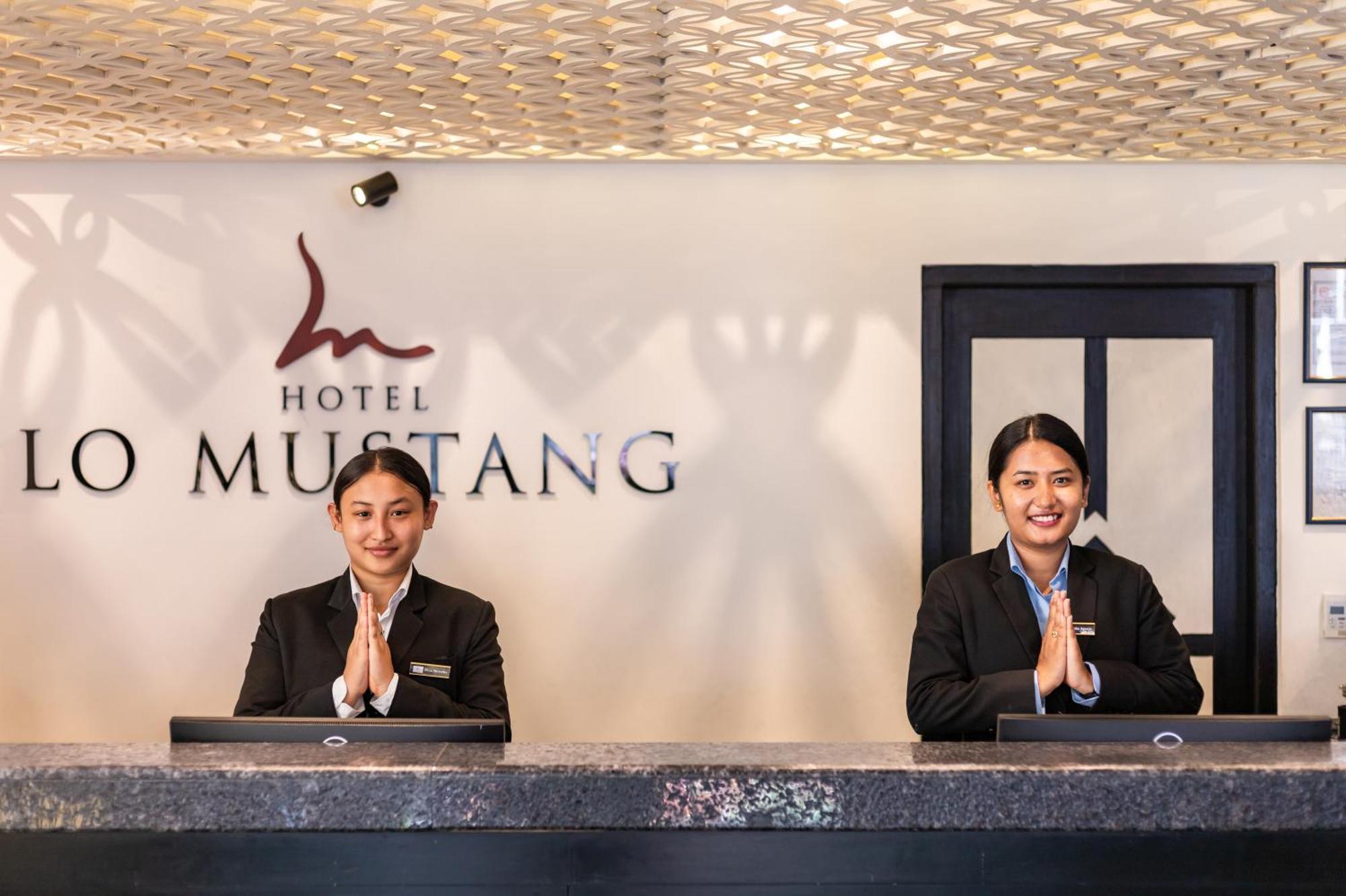 Hotel Lo Mustang Catmandu Exterior foto
