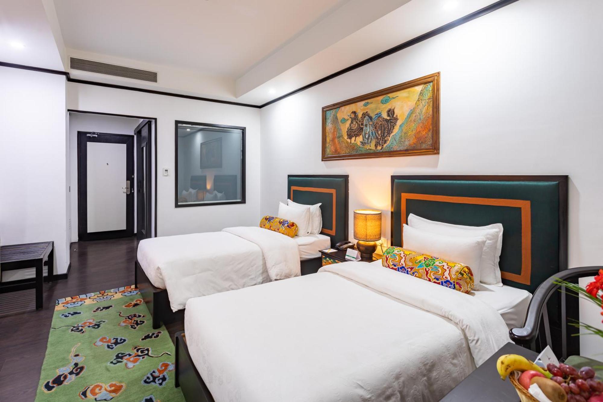 Hotel Lo Mustang Catmandu Exterior foto
