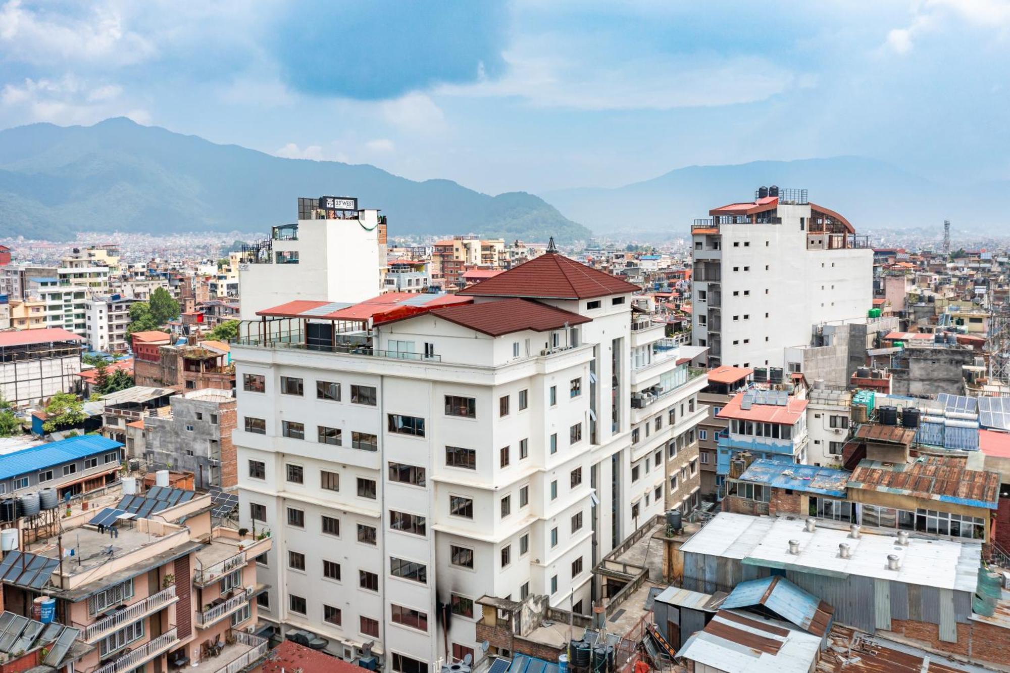 Hotel Lo Mustang Catmandu Exterior foto