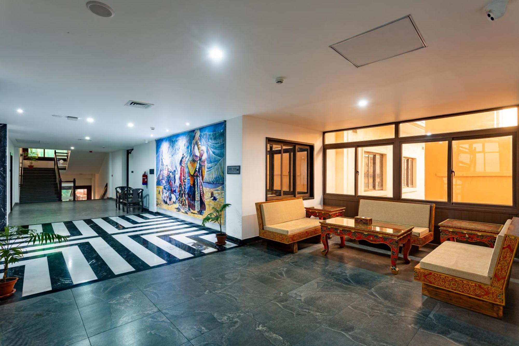 Hotel Lo Mustang Catmandu Exterior foto